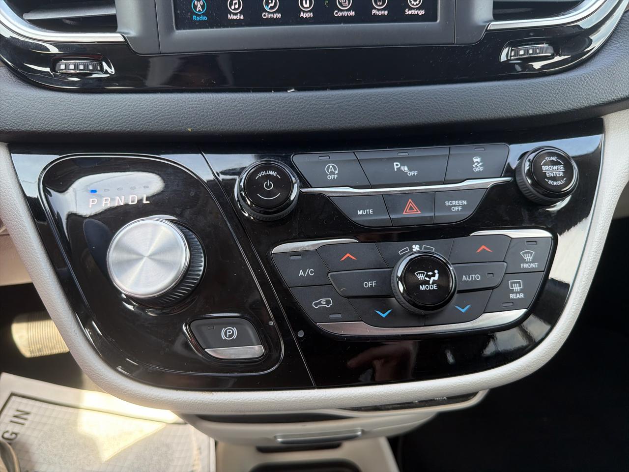 Chrysler Pacifica Touring L FWD 2019