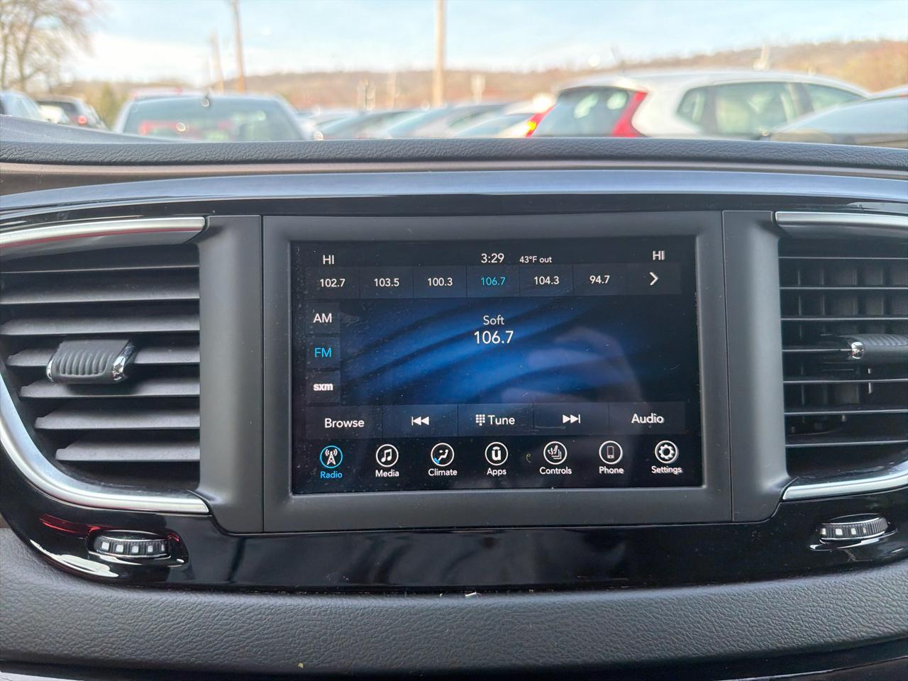 Chrysler Pacifica Touring L FWD 2019