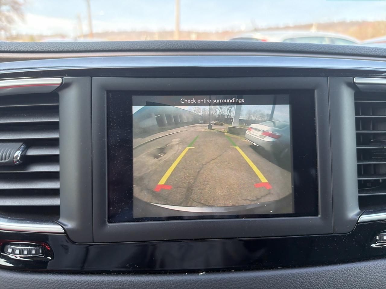 Chrysler Pacifica Touring L FWD 2019