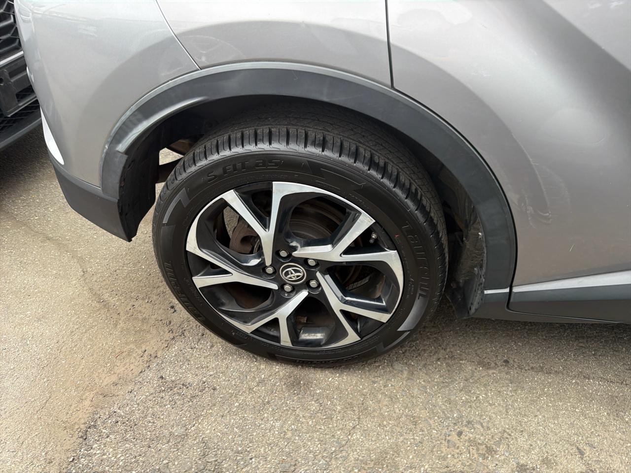 Toyota C-HR XLE 2018