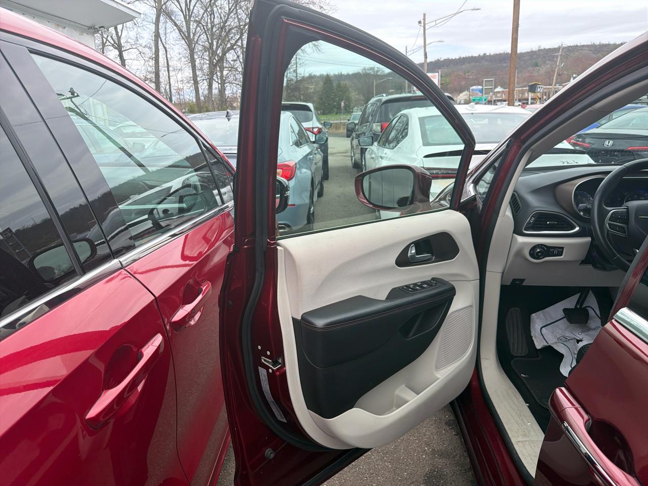 Chrysler Pacifica Touring L FWD 2018