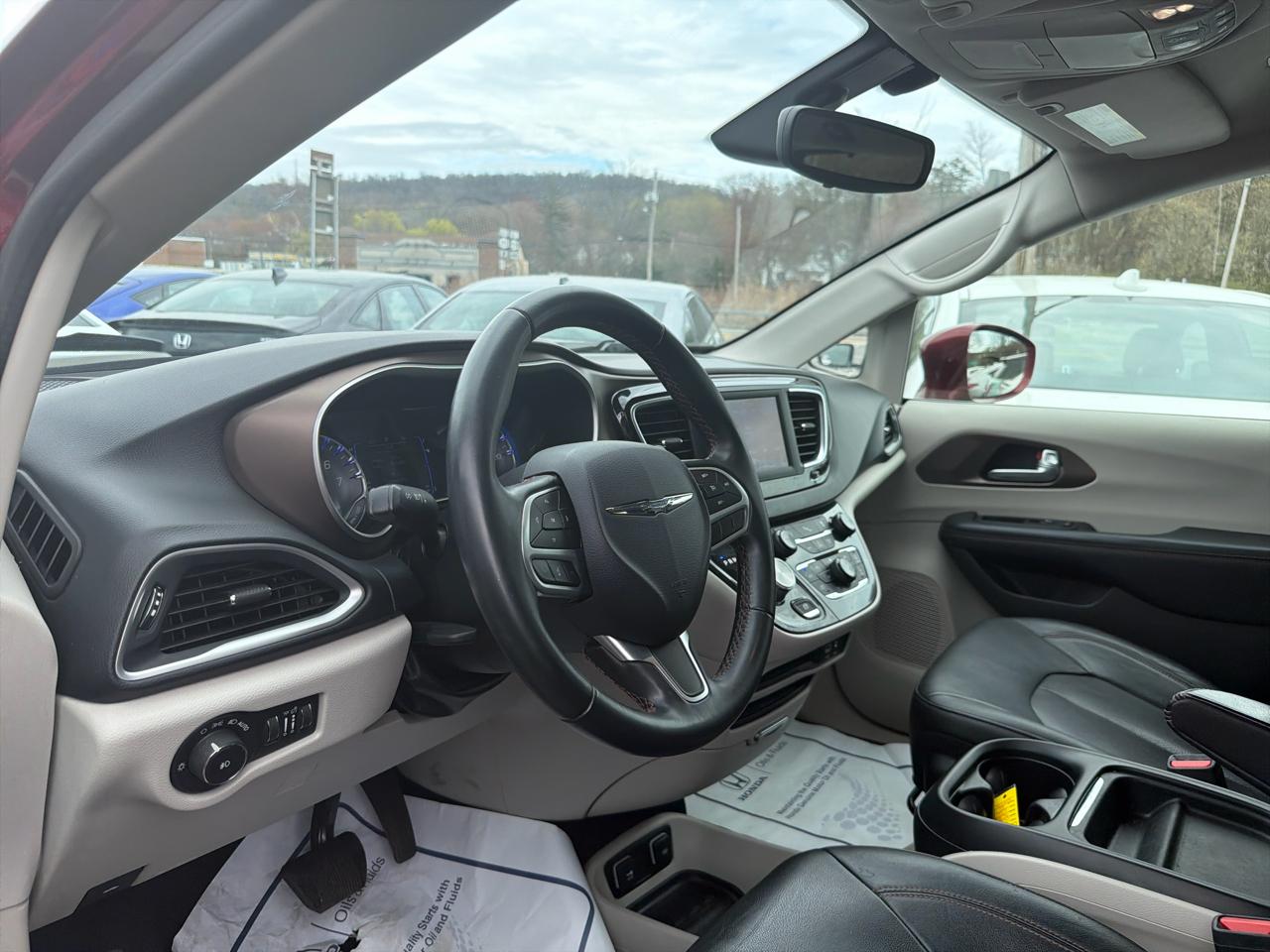 Chrysler Pacifica Touring L FWD 2018