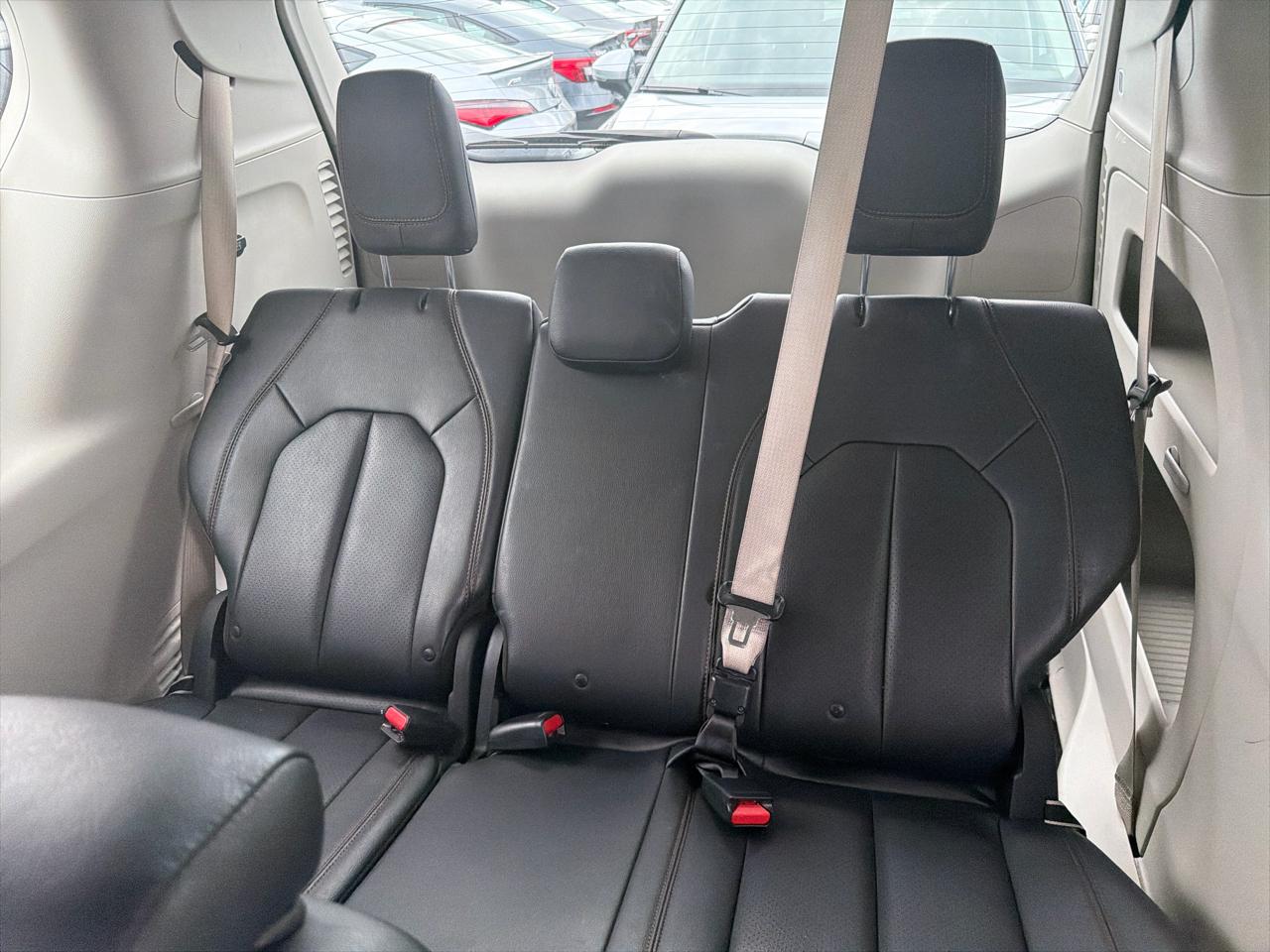 Chrysler Pacifica Touring L FWD 2018