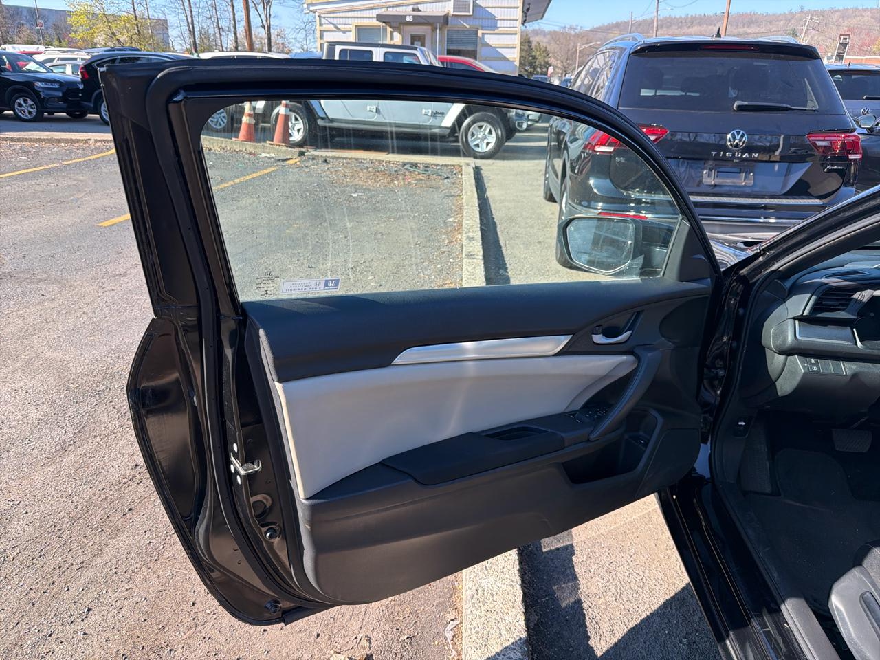 Honda Civic Coupe LX CVT 2018