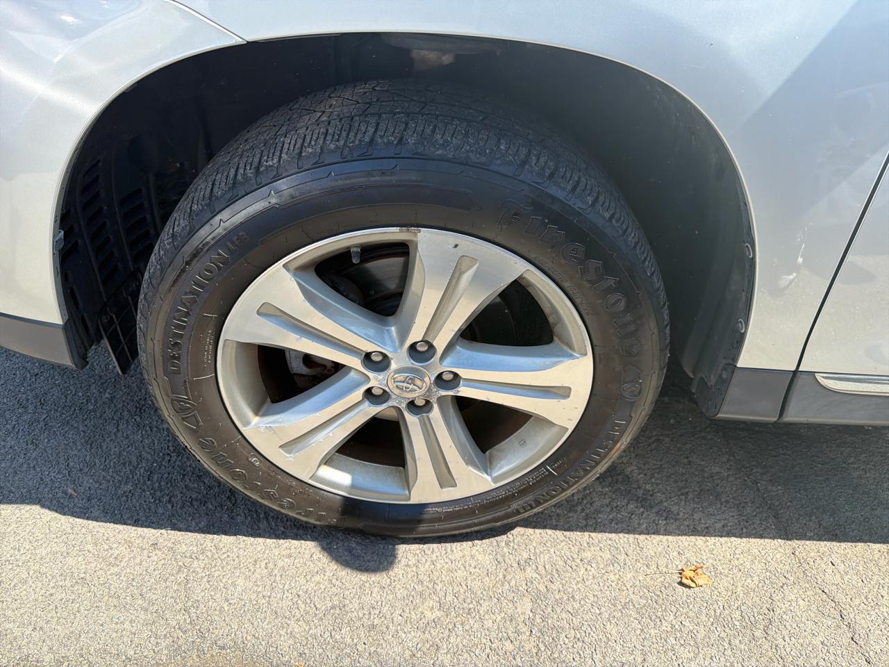 Toyota Highlander 4WD 4dr V6 Limited (Natl) 2012