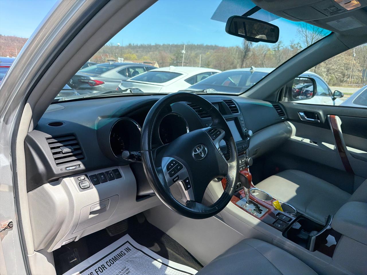 Toyota Highlander 4WD 4dr V6 Limited (Natl) 2012