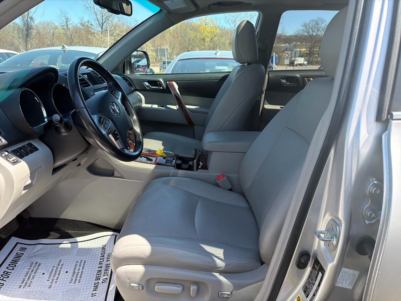 Toyota Highlander 4WD 4dr V6 Limited (Natl) 2012