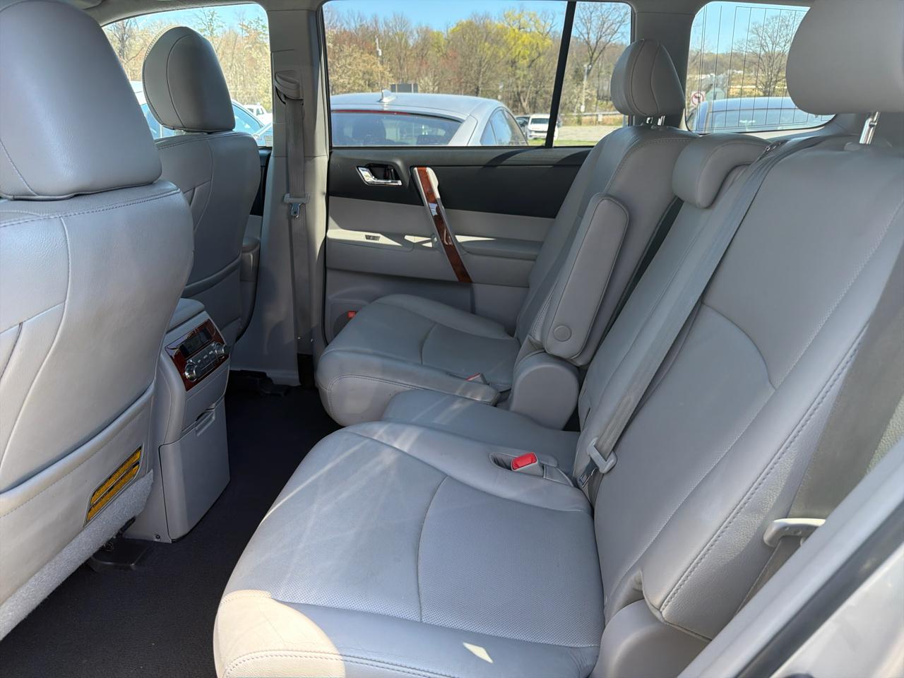 Toyota Highlander 4WD 4dr V6 Limited (Natl) 2012