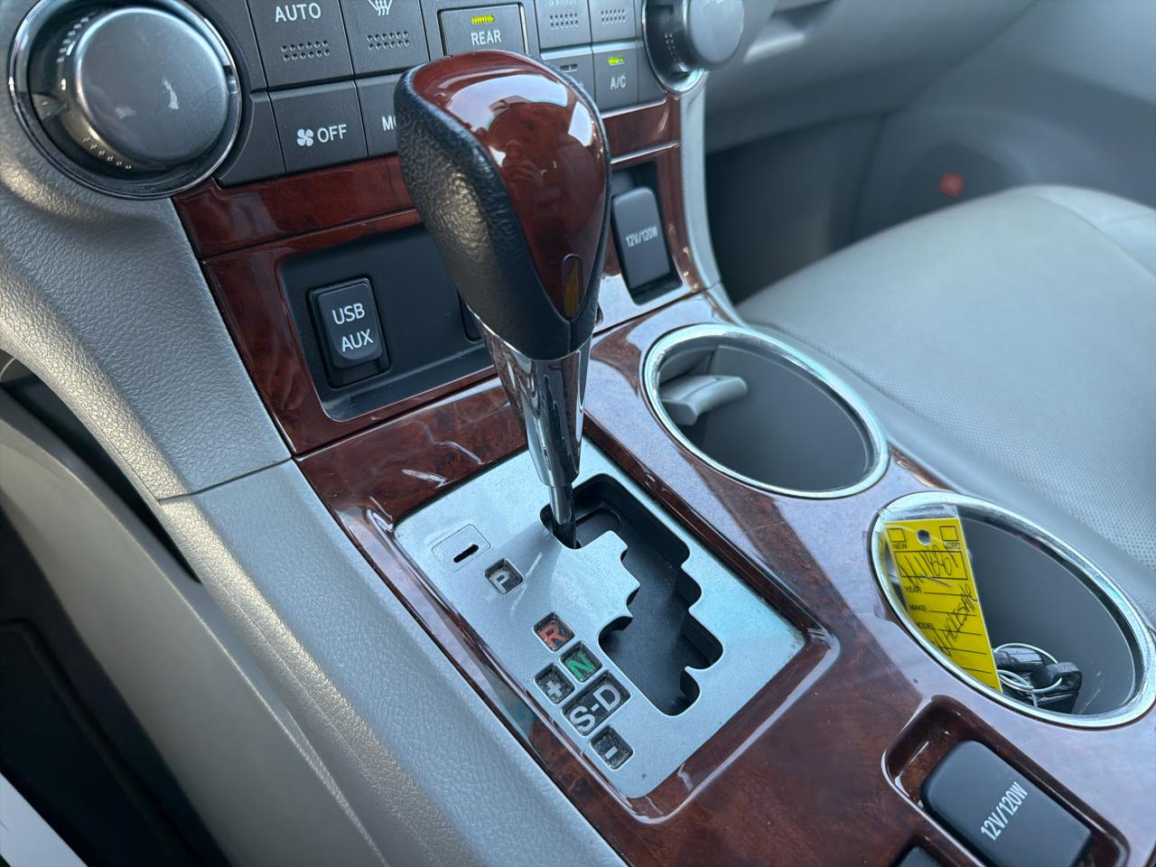 Toyota Highlander 4WD 4dr V6 Limited (Natl) 2012