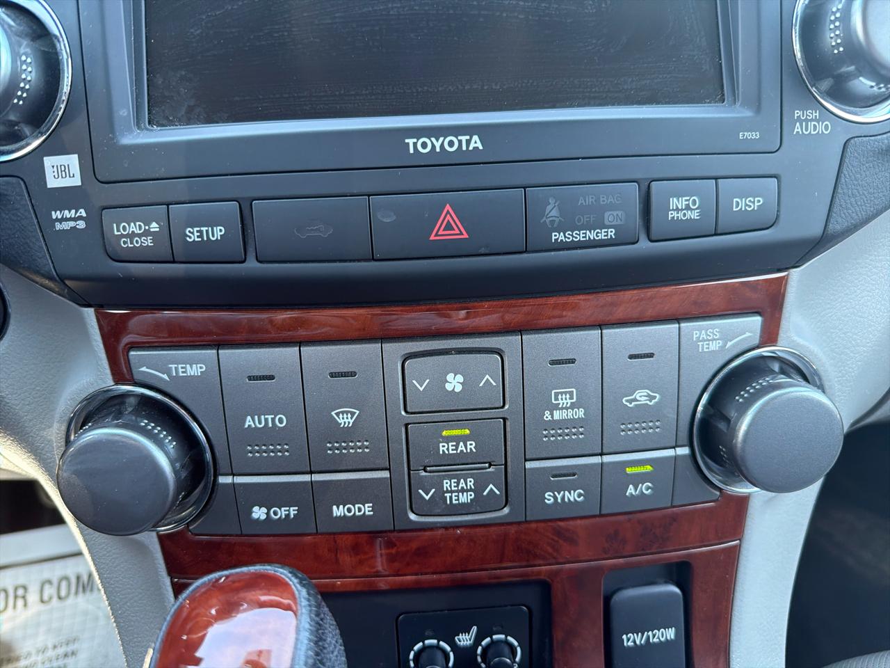 Toyota Highlander 4WD 4dr V6 Limited (Natl) 2012