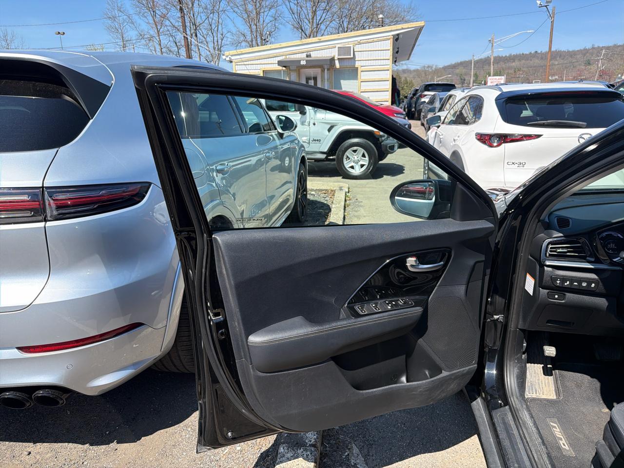 Kia Niro LXS FWD 2022