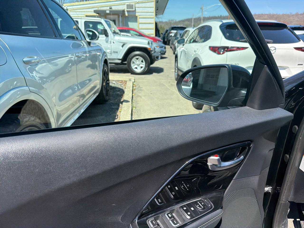 Kia Niro LXS FWD 2022