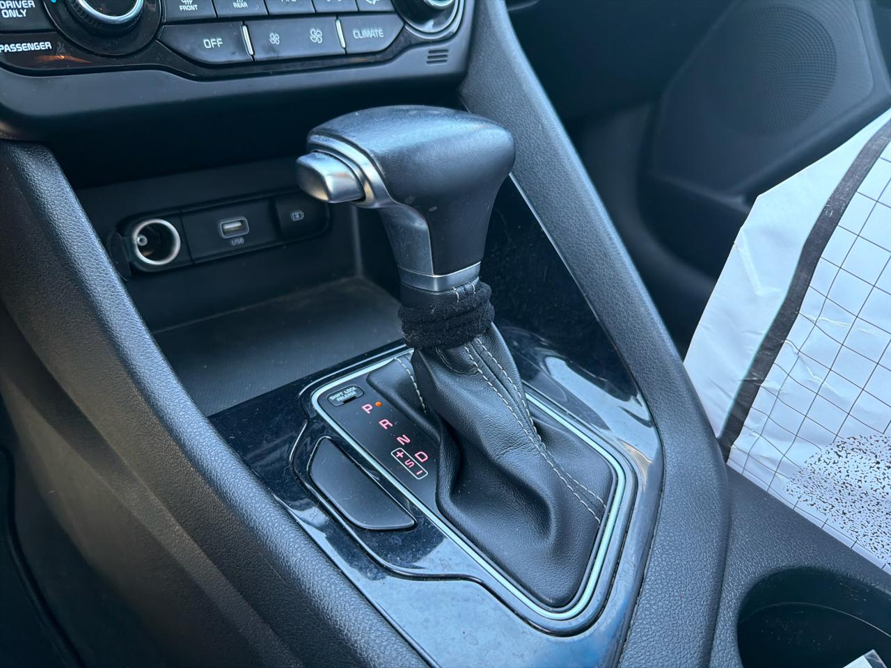 Kia Niro LXS FWD 2022