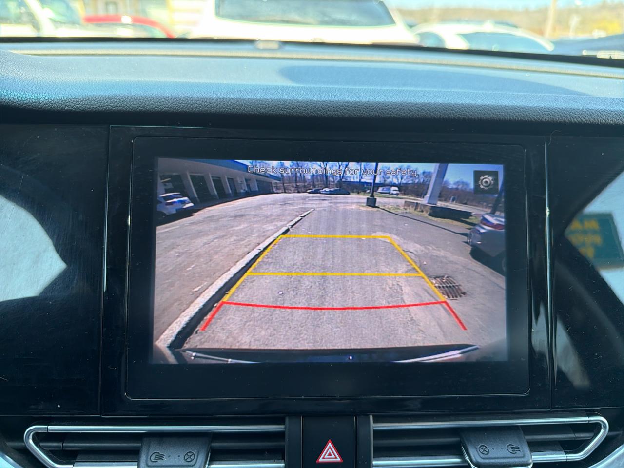 Kia Niro LXS FWD 2022