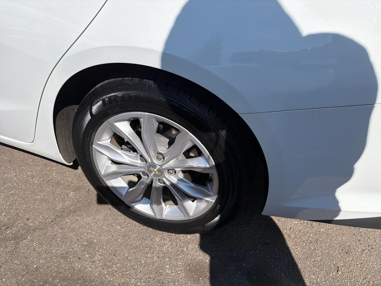 Chevrolet Malibu 4dr Sdn LT 2021