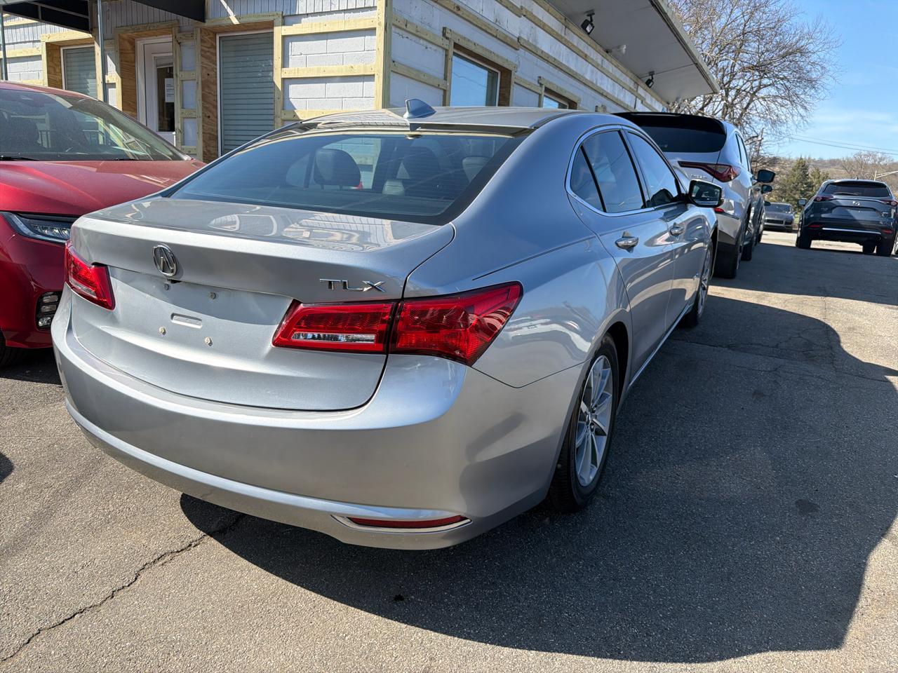 Acura TLX 2.4L FWD 2018