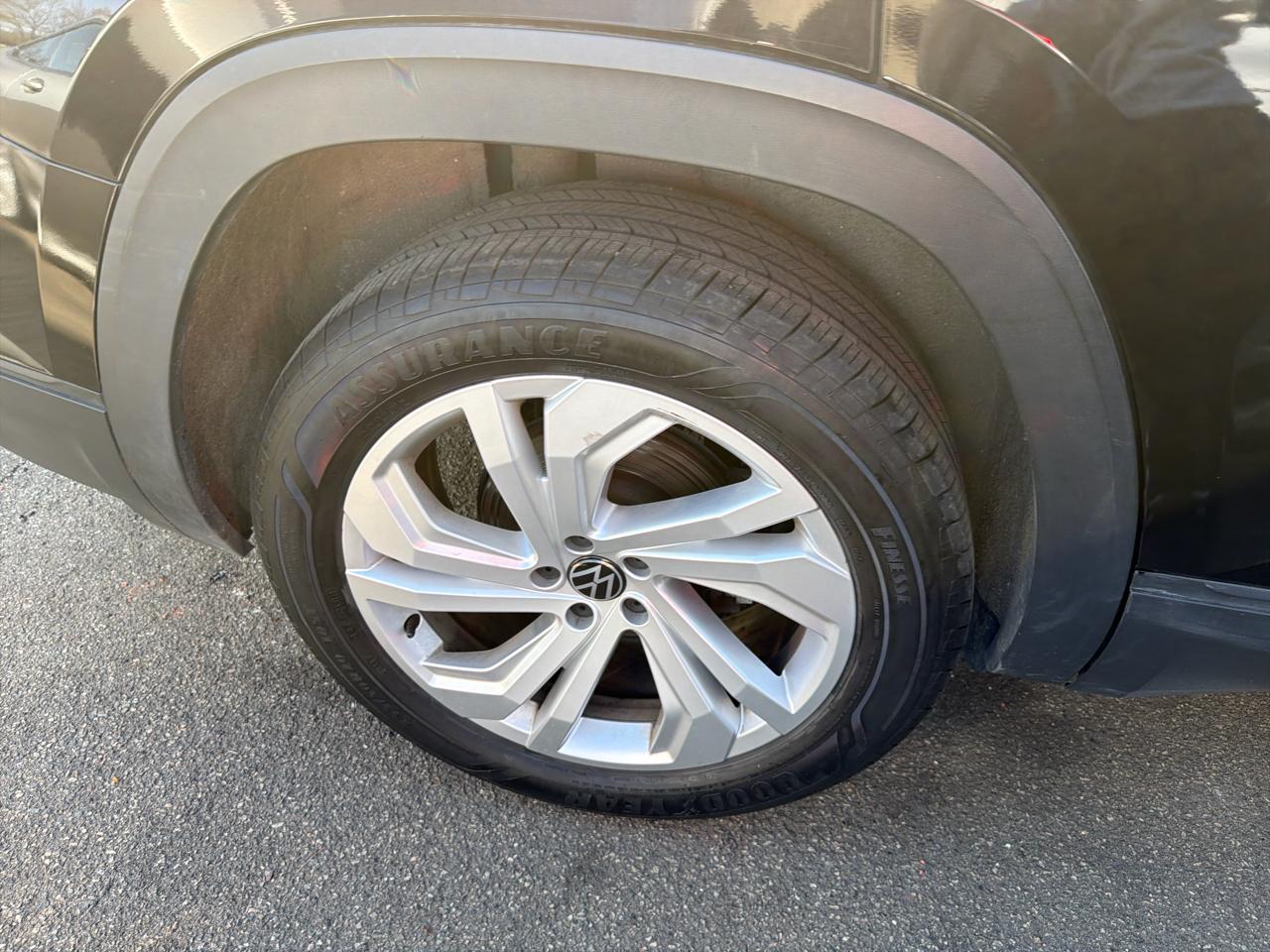 Volkswagen Atlas 3.6L V6 SE w/Technology 4MOTION 2023