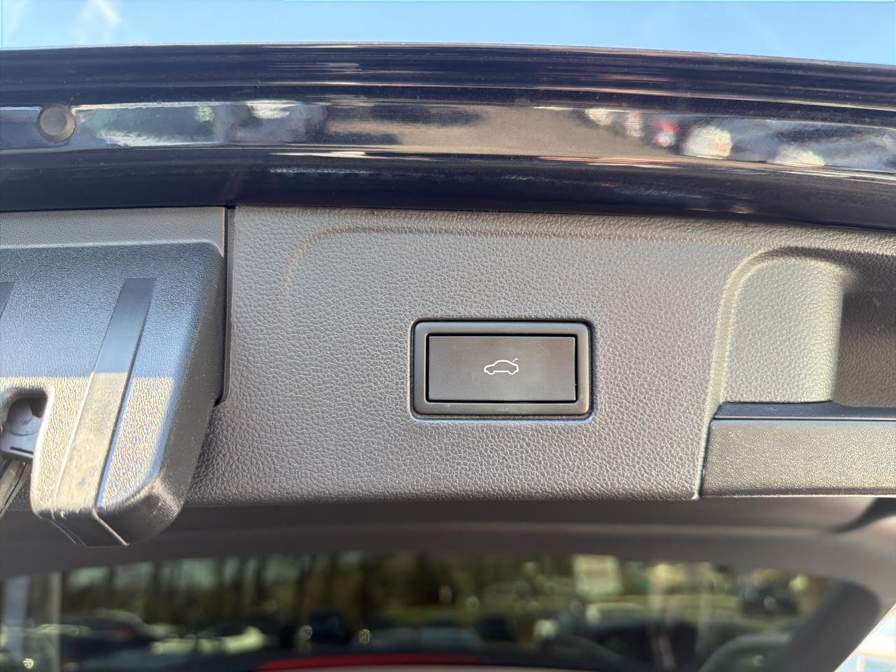 Volkswagen Atlas 3.6L V6 SE w/Technology 4MOTION 2023