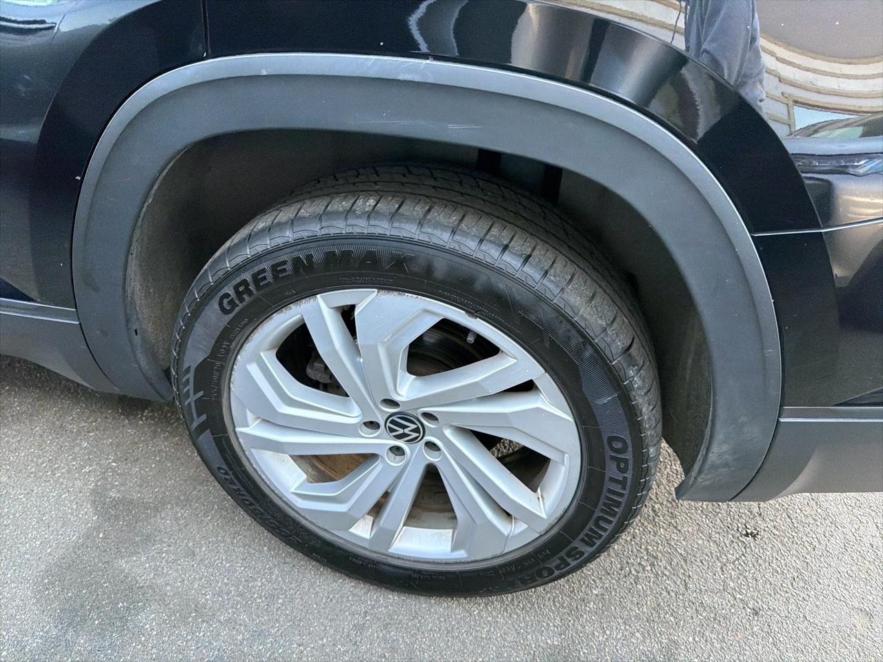 Volkswagen Atlas 3.6L V6 SE w/Technology 4MOTION 2023