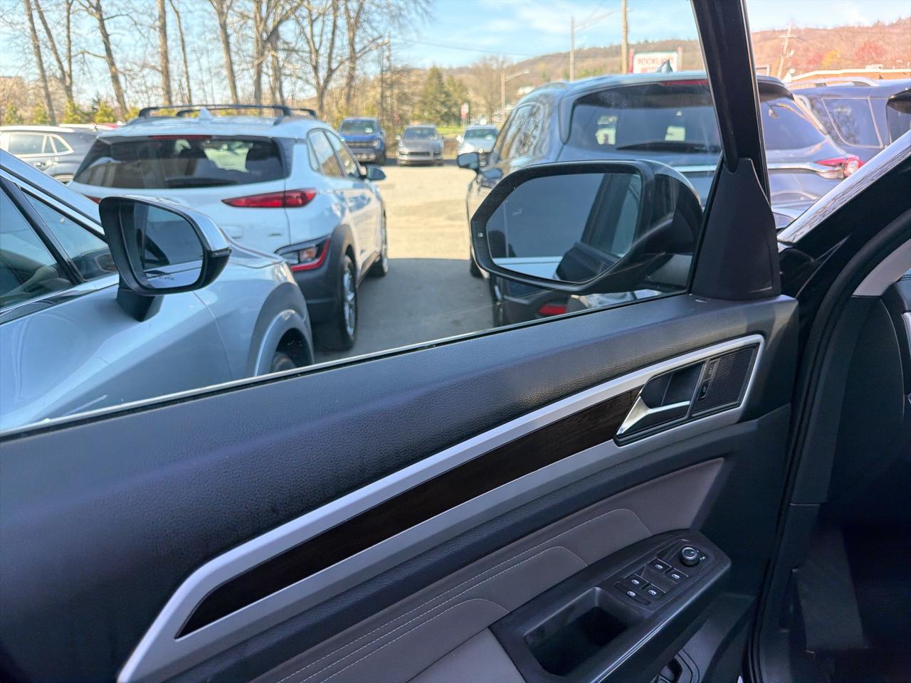 Volkswagen Atlas 3.6L V6 SE w/Technology 4MOTION 2023