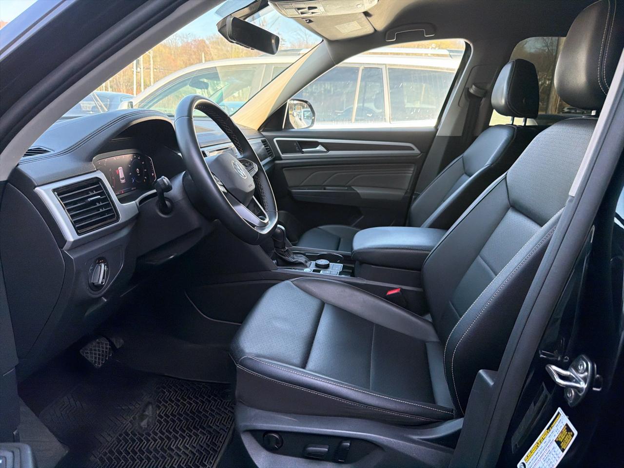 Volkswagen Atlas 3.6L V6 SE w/Technology 4MOTION 2023