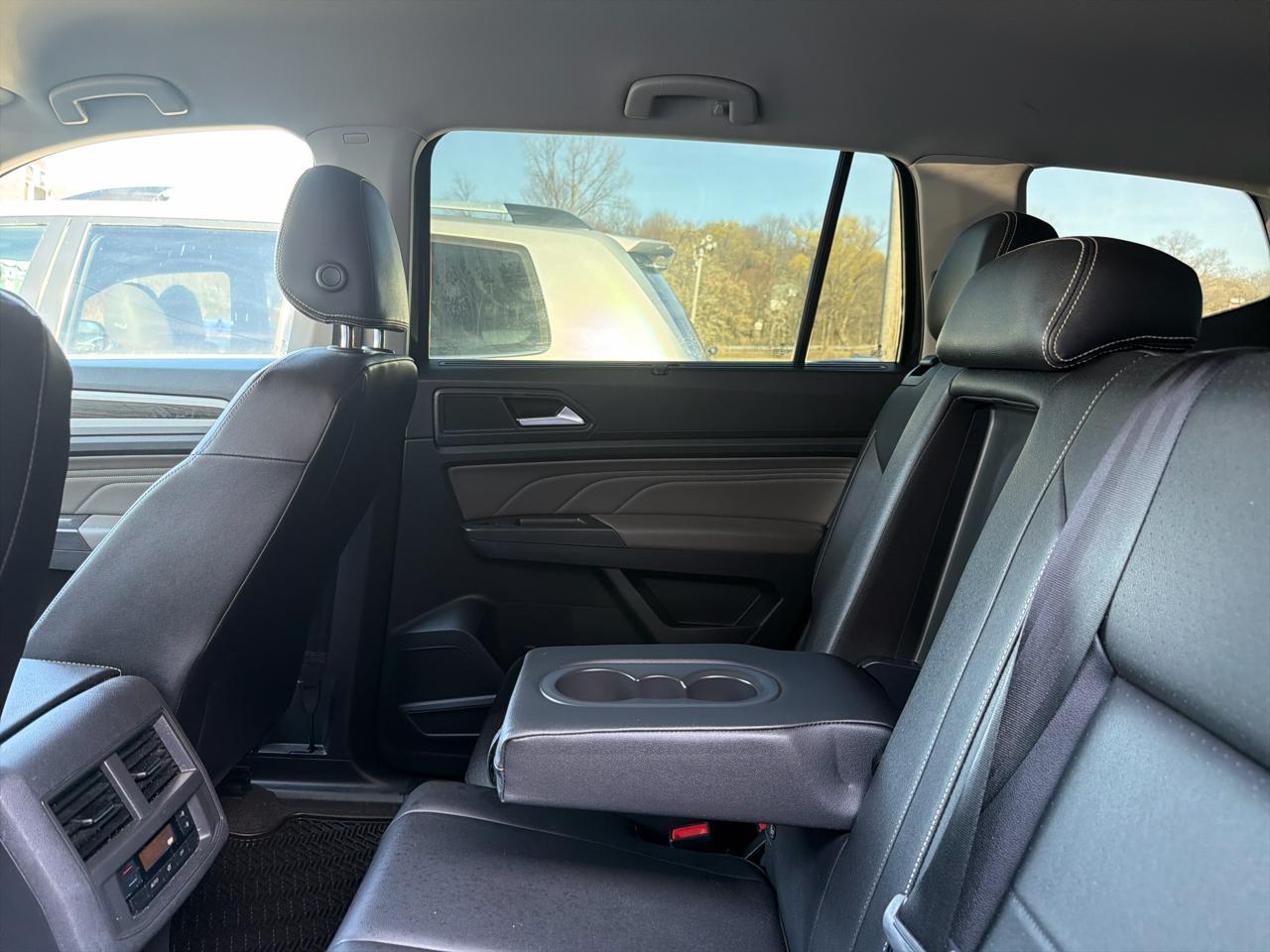 Volkswagen Atlas 3.6L V6 SE w/Technology 4MOTION 2023