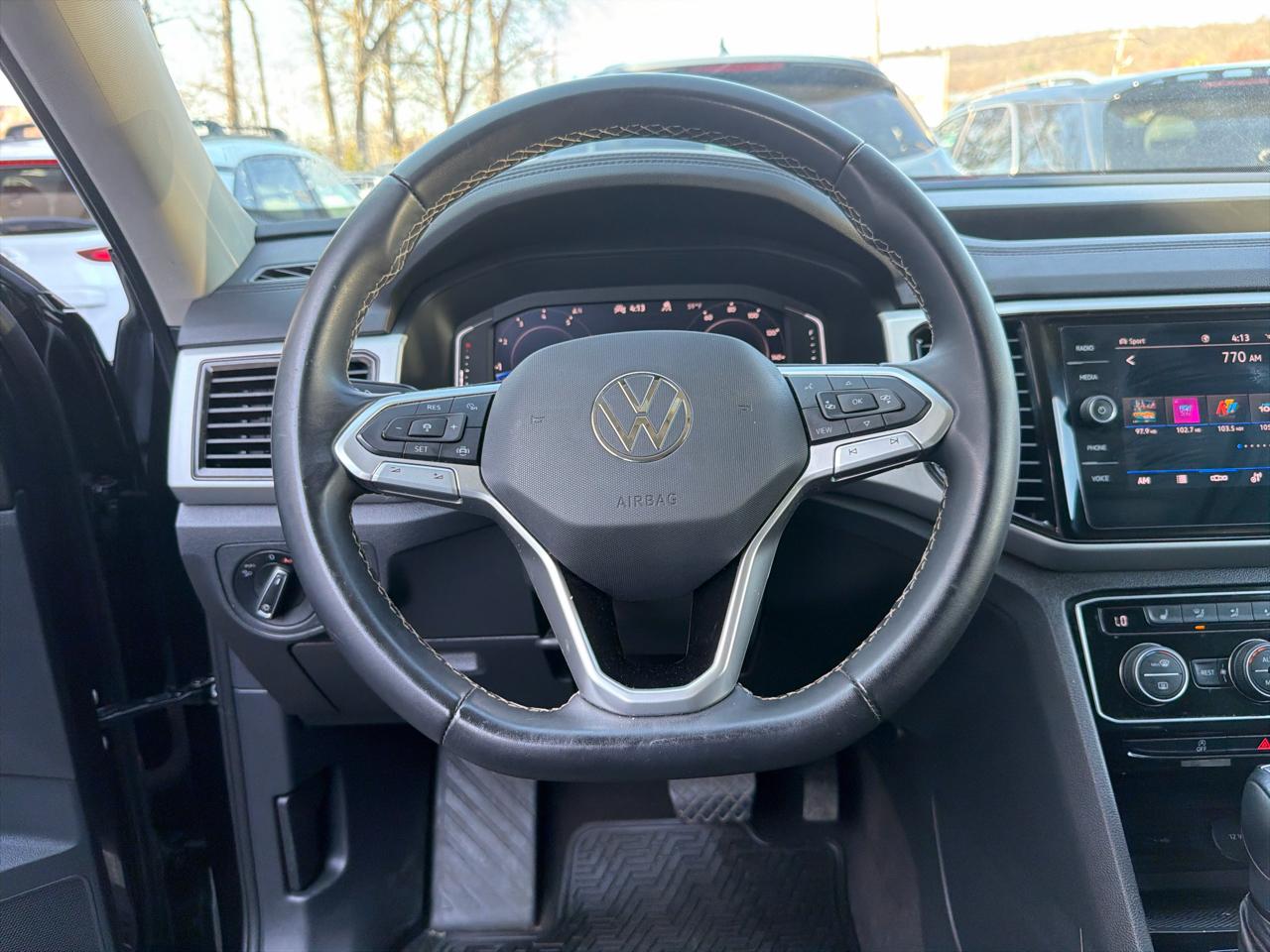 Volkswagen Atlas 3.6L V6 SE w/Technology 4MOTION 2023