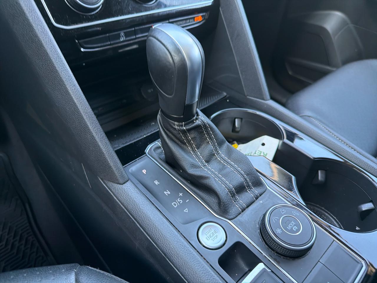 Volkswagen Atlas 3.6L V6 SE w/Technology 4MOTION 2023