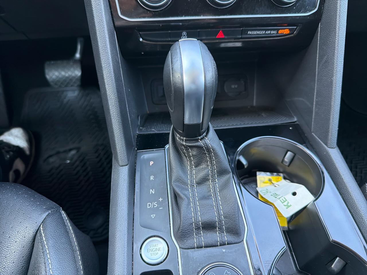 Volkswagen Atlas 3.6L V6 SE w/Technology 4MOTION 2023