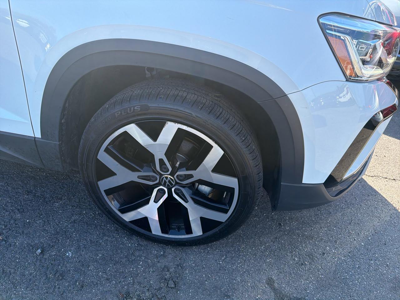 Volkswagen Taos SEL 4MOTION *Ltd Avail* 2023