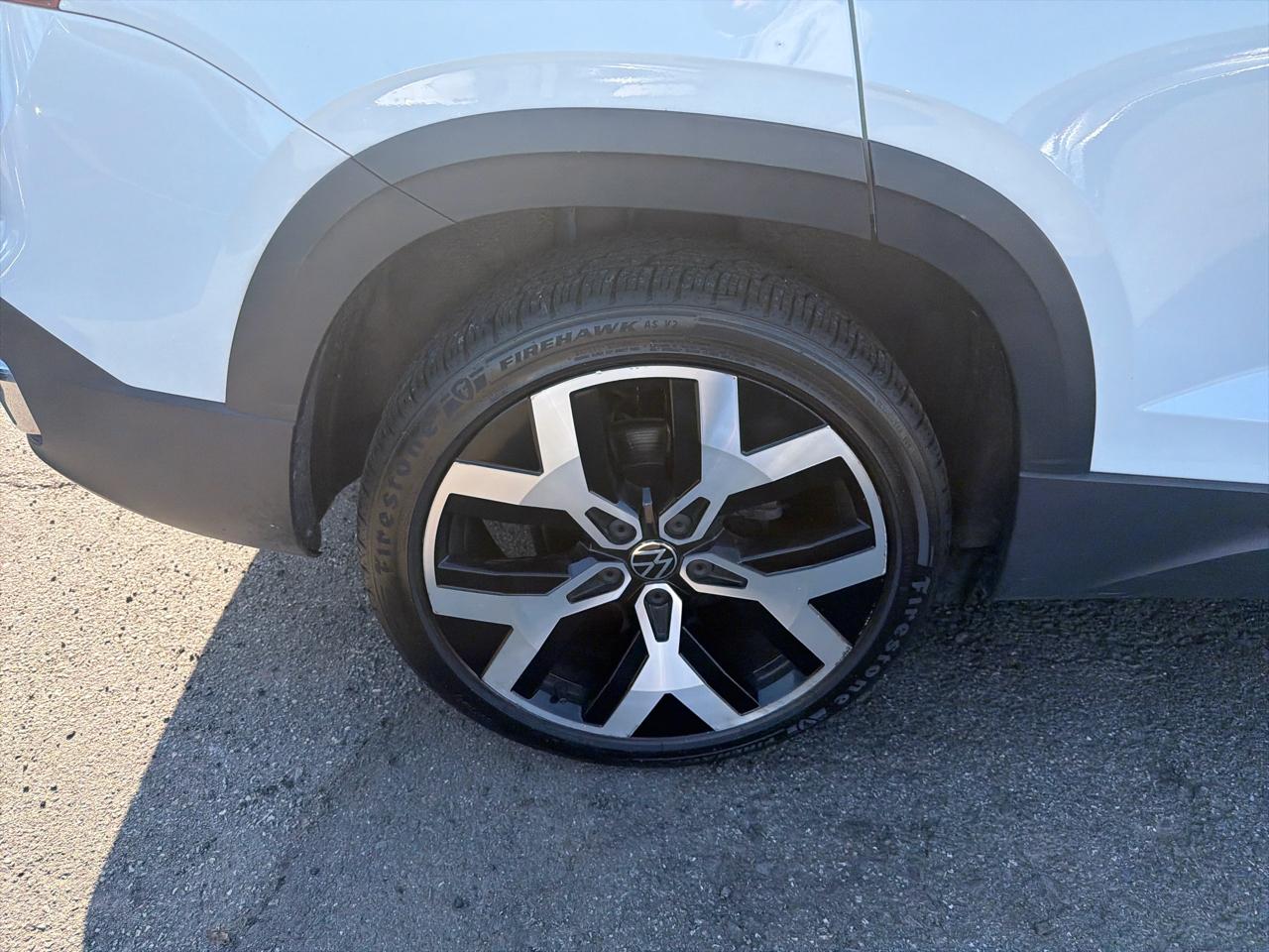 Volkswagen Taos SEL 4MOTION *Ltd Avail* 2023