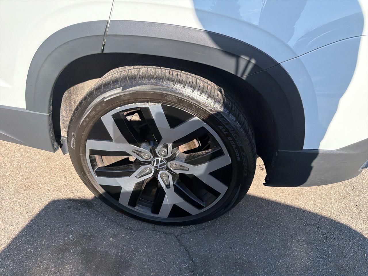 Volkswagen Taos SEL 4MOTION *Ltd Avail* 2023