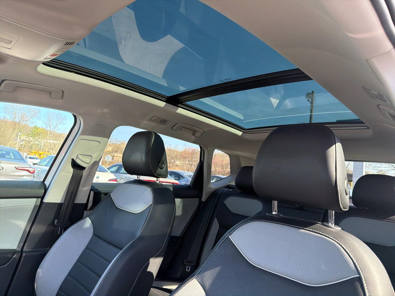 Volkswagen Taos SEL 4MOTION *Ltd Avail* 2023