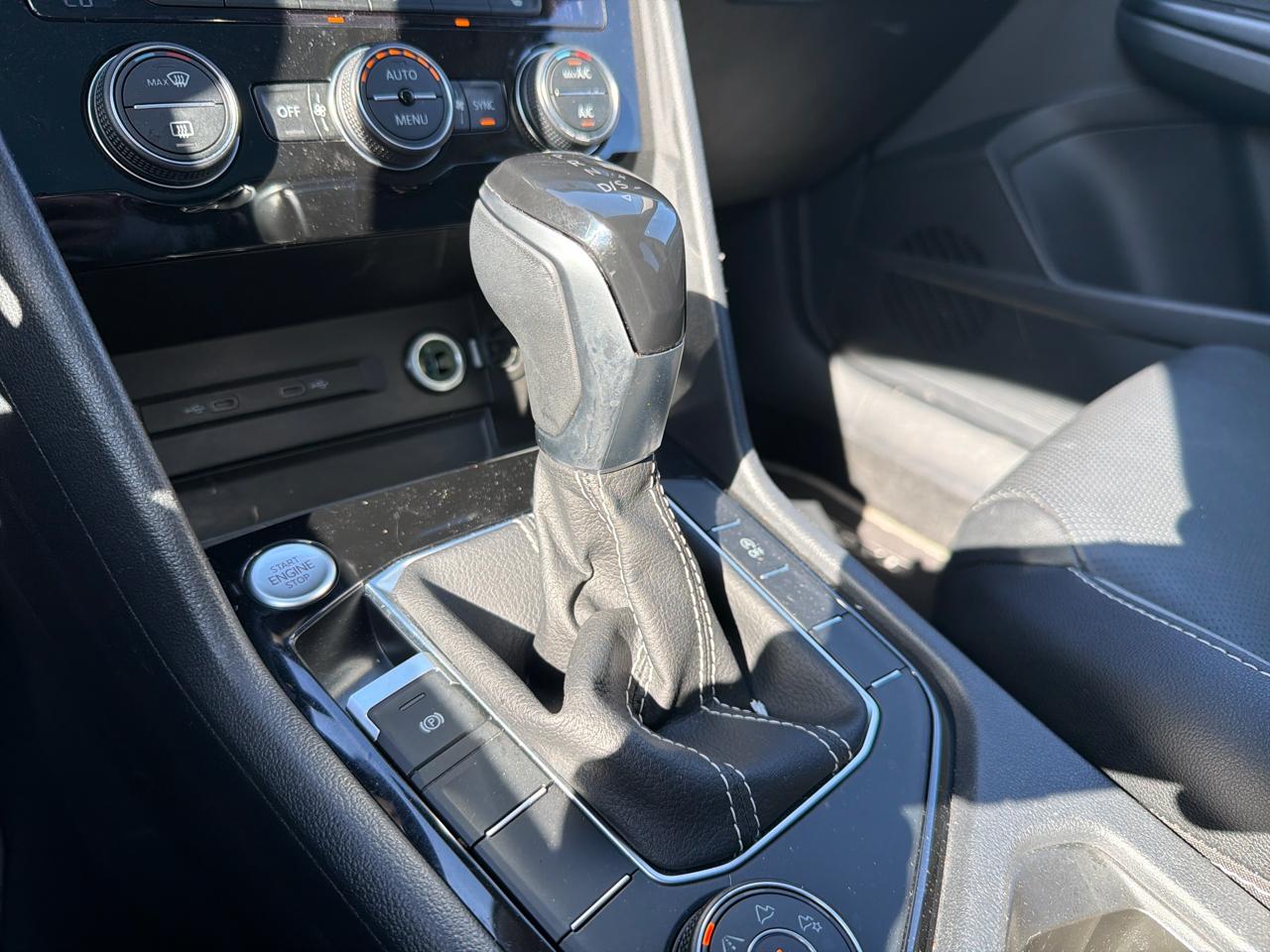 Volkswagen Taos SEL 4MOTION *Ltd Avail* 2023