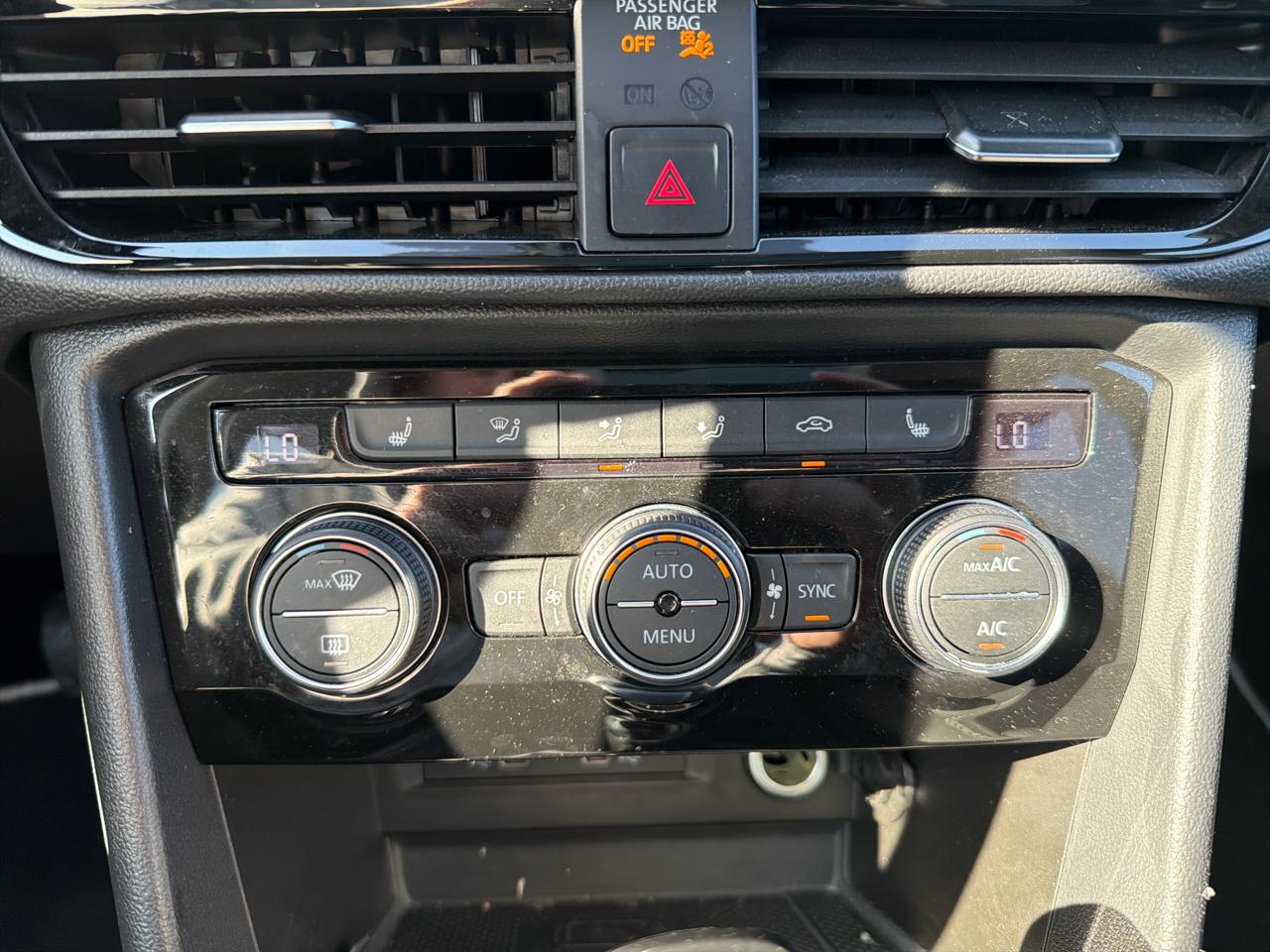 Volkswagen Taos SEL 4MOTION *Ltd Avail* 2023