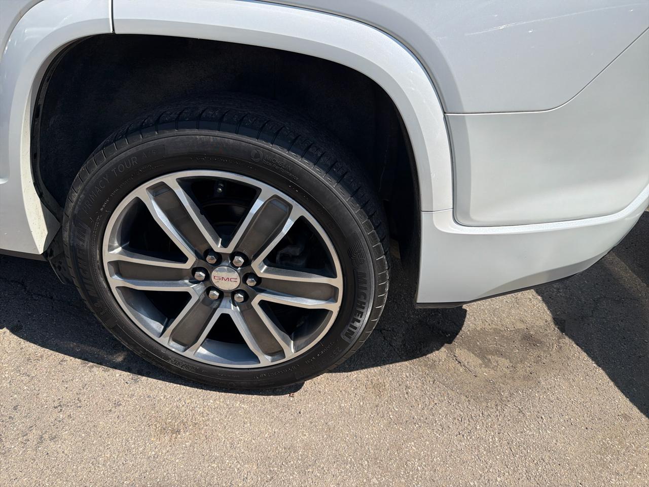 GMC Acadia AWD 4dr Denali 2017