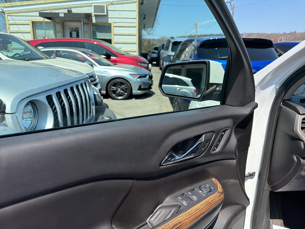 GMC Acadia AWD 4dr Denali 2017