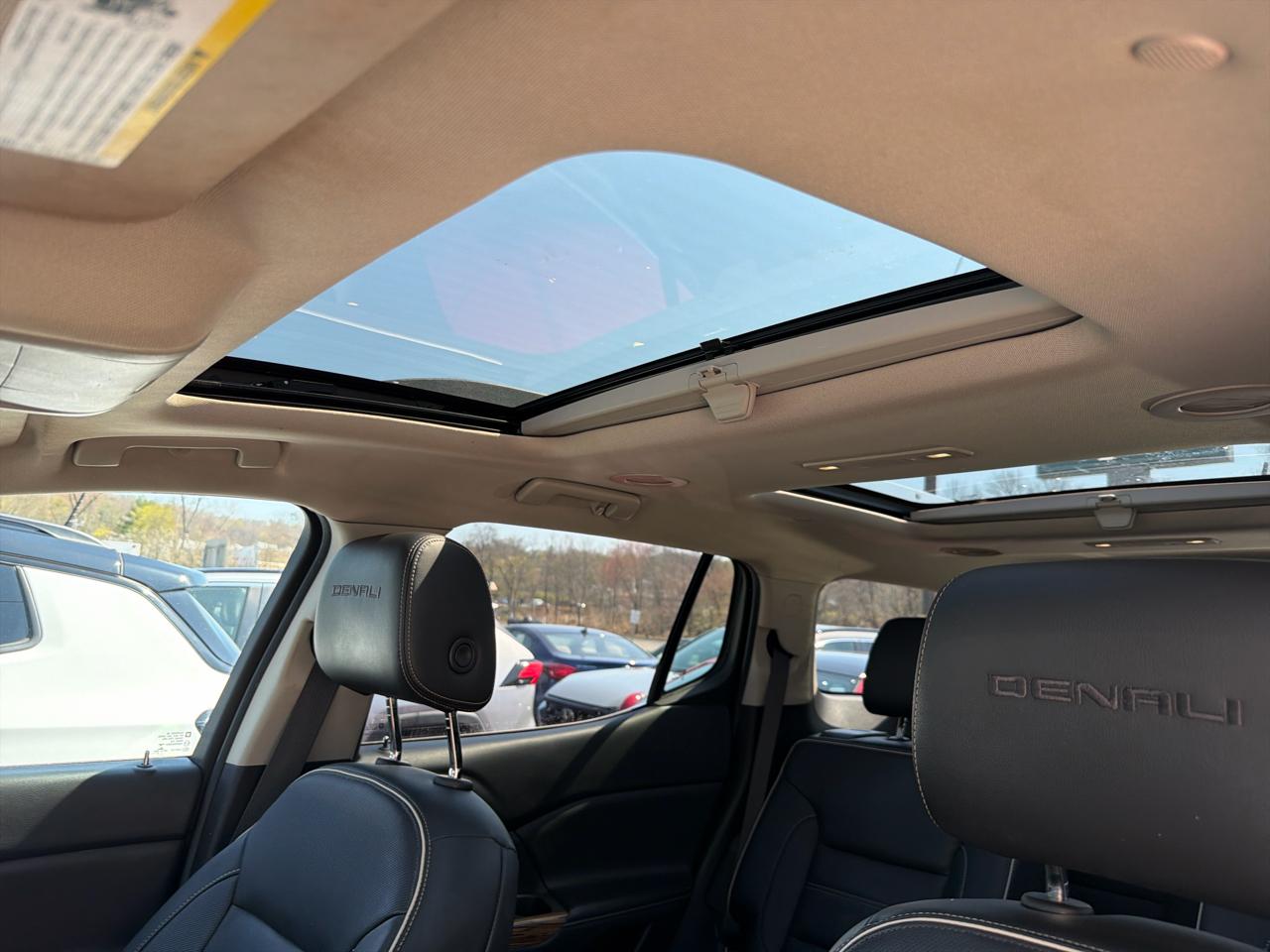 GMC Acadia AWD 4dr Denali 2017