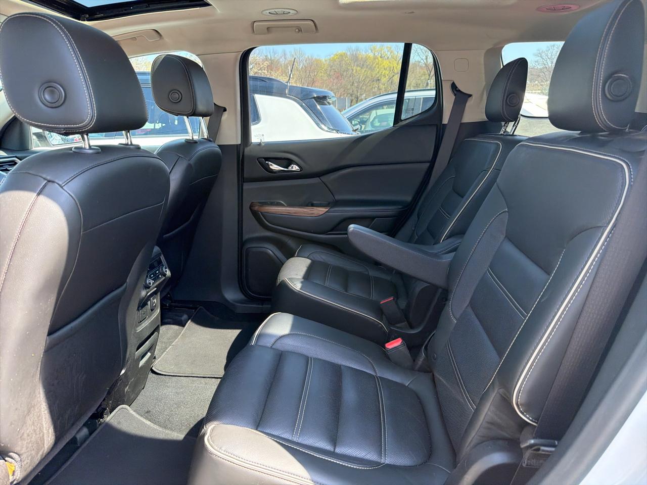 GMC Acadia AWD 4dr Denali 2017