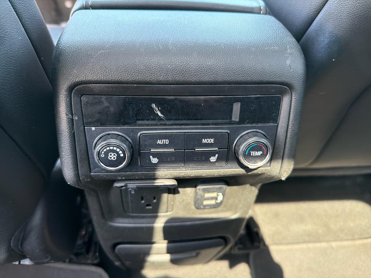 GMC Acadia AWD 4dr Denali 2017