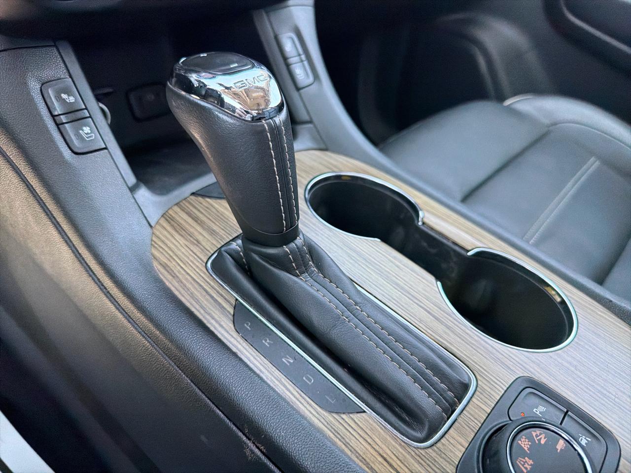 GMC Acadia AWD 4dr Denali 2017