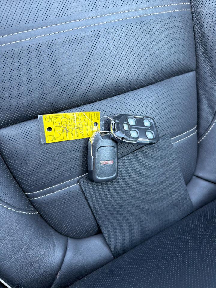 GMC Acadia AWD 4dr Denali 2017