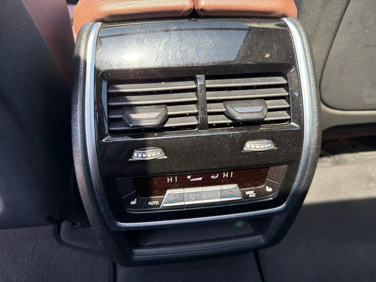 BMW X7 xDrive40i Sports Activity Vehicle 2020