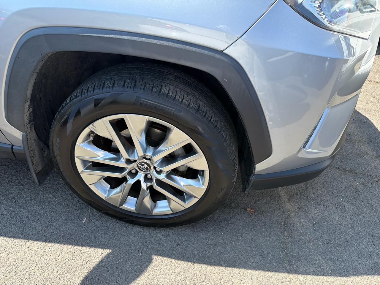 Toyota RAV4 XLE Premium AWD (Natl) 2019