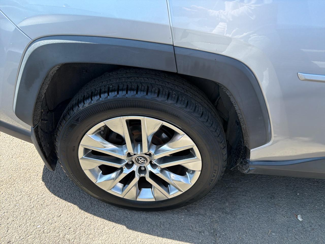 Toyota RAV4 XLE Premium AWD (Natl) 2019