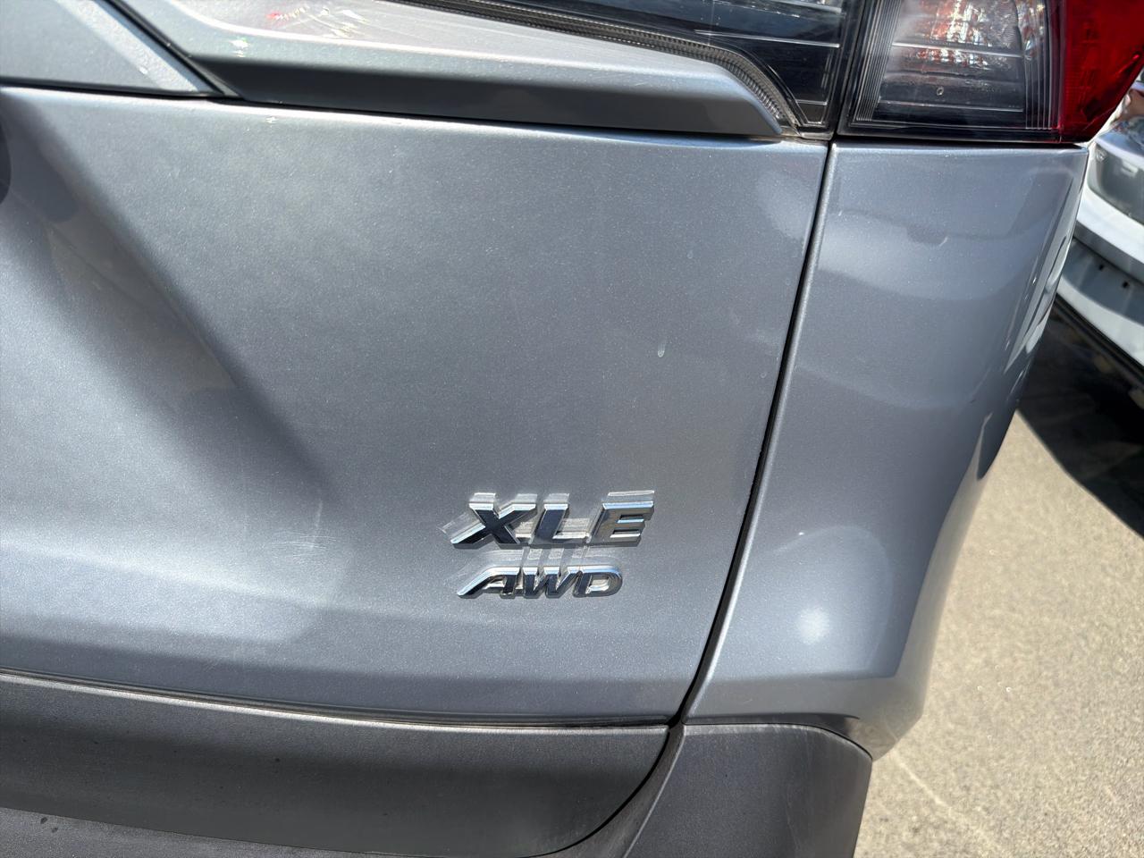 Toyota RAV4 XLE Premium AWD (Natl) 2019