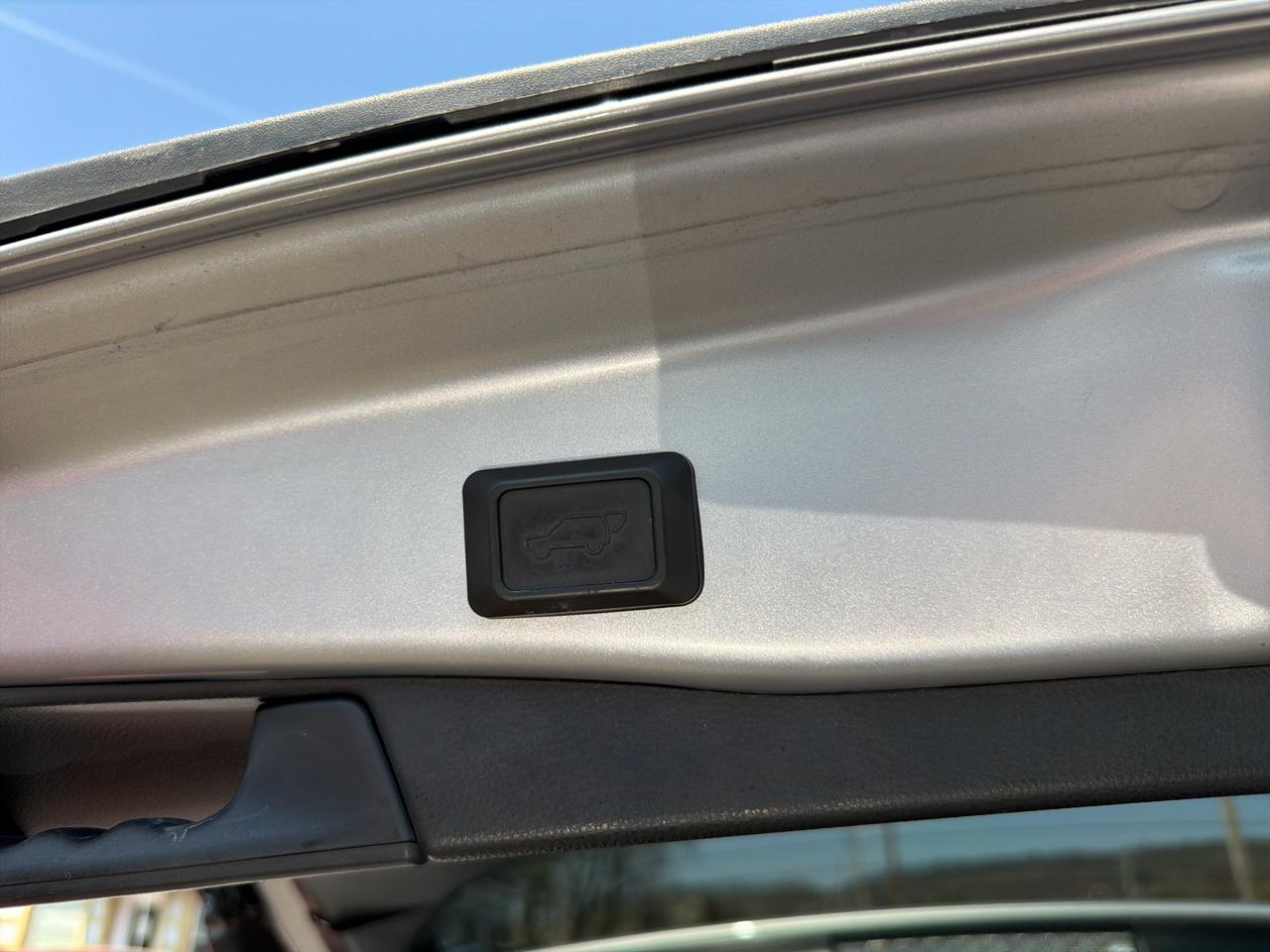 Toyota RAV4 XLE Premium AWD (Natl) 2019