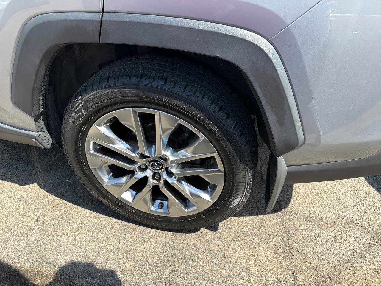 Toyota RAV4 XLE Premium AWD (Natl) 2019