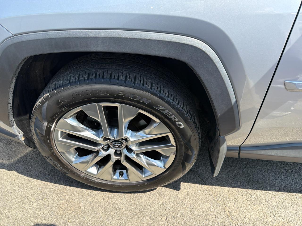 Toyota RAV4 XLE Premium AWD (Natl) 2019