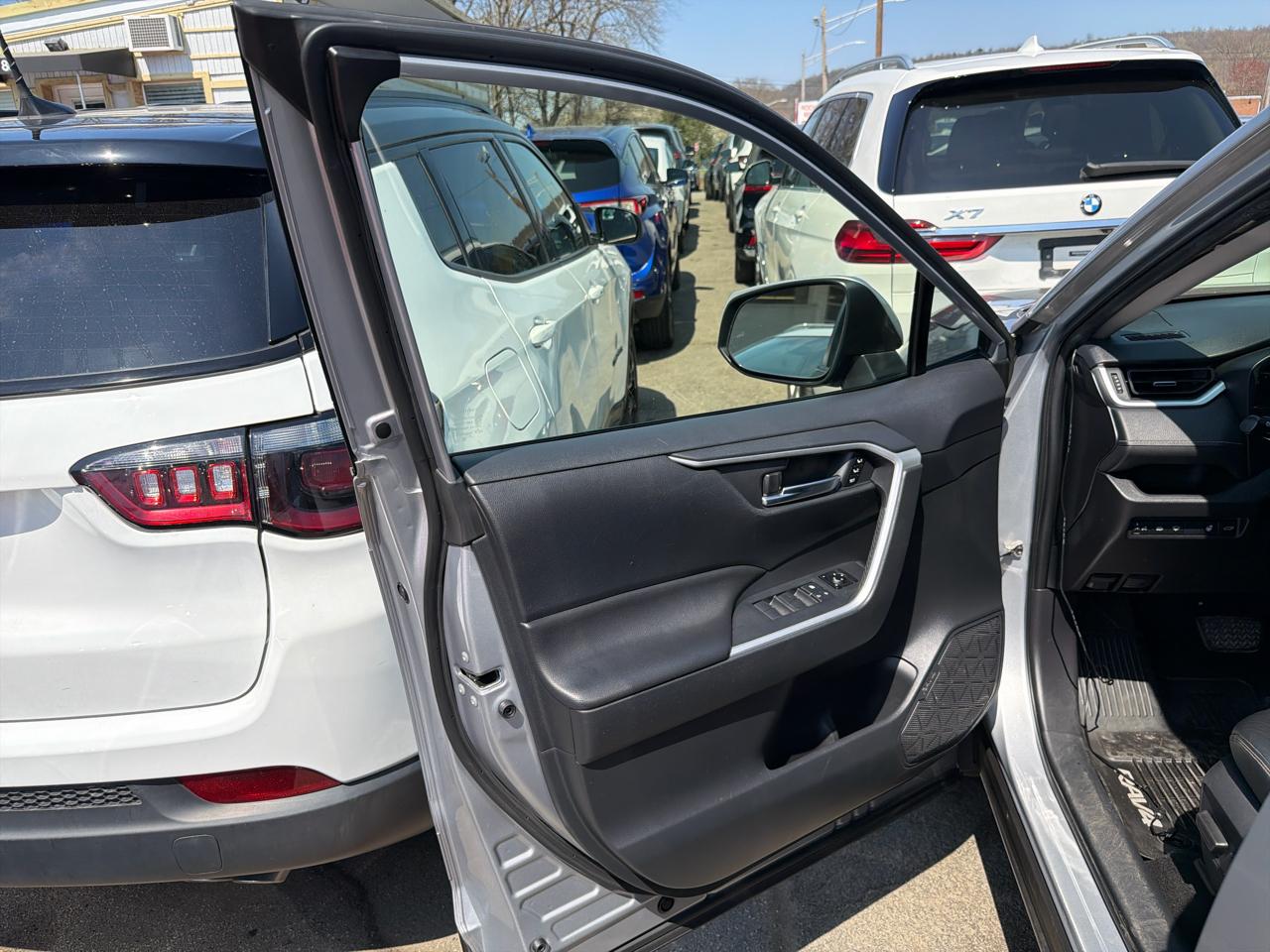 Toyota RAV4 XLE Premium AWD (Natl) 2019